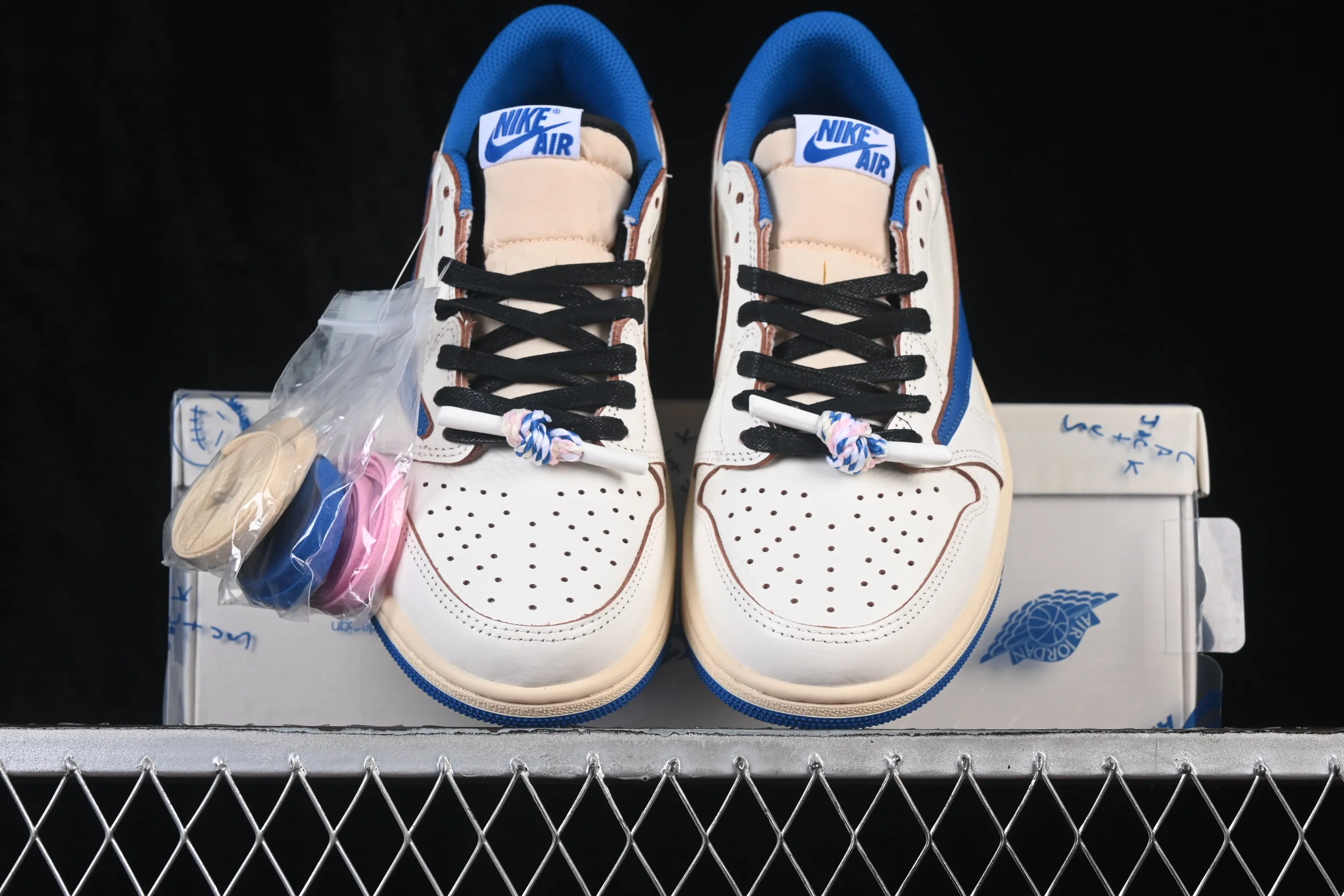 All categories Air Jordan Jordan series basketball shoes Air Jordan 1 Low ZG version Travis Scott x Air Jordan 1 Low OG AJ1 Joe 1 undercut low top full head layer DM7866-104